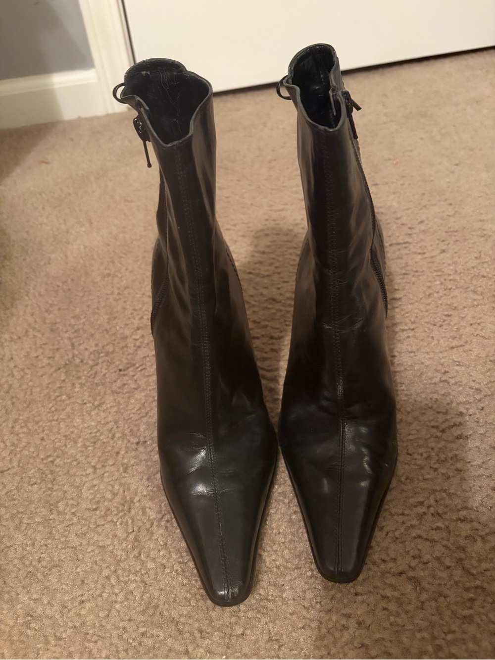 Nine West Black Leather Pointed Toe Zip Ankle Boots